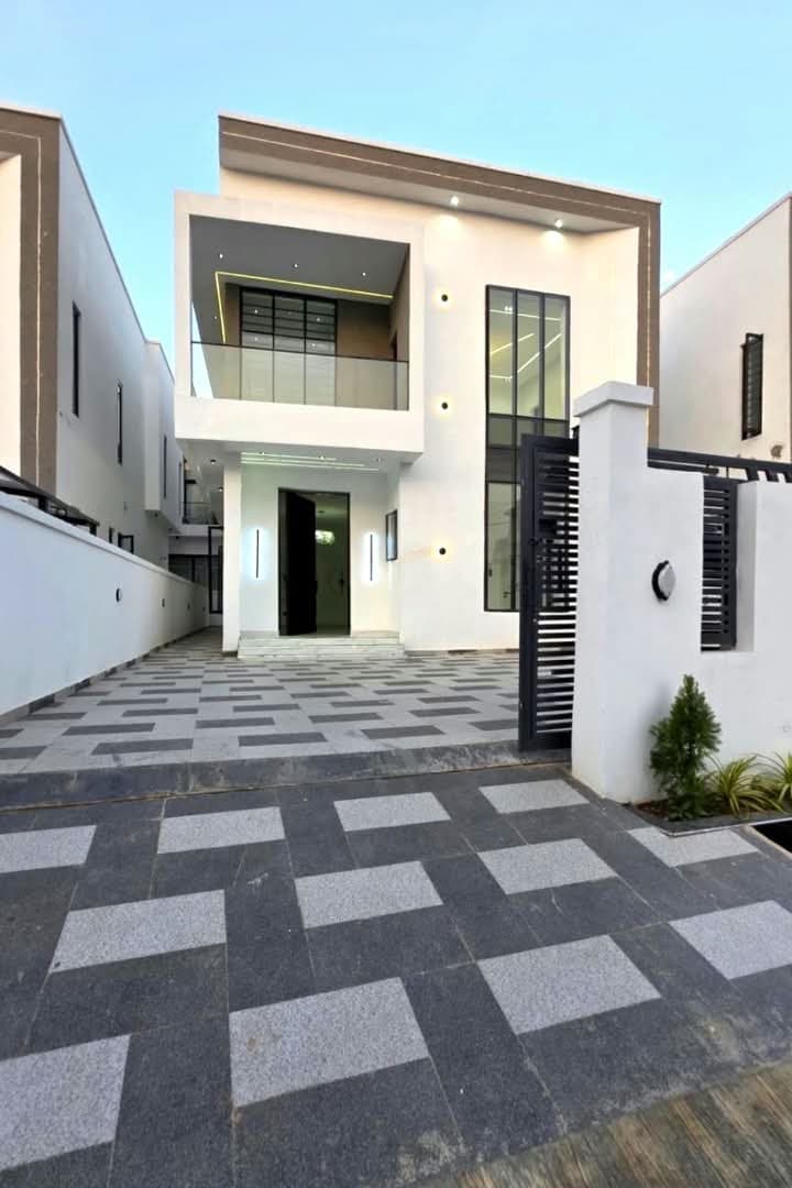 ₦220M 4-Bedroom Detached Duplex + BQ for Sale in Ajah, Lekki, Lagos — photo 1