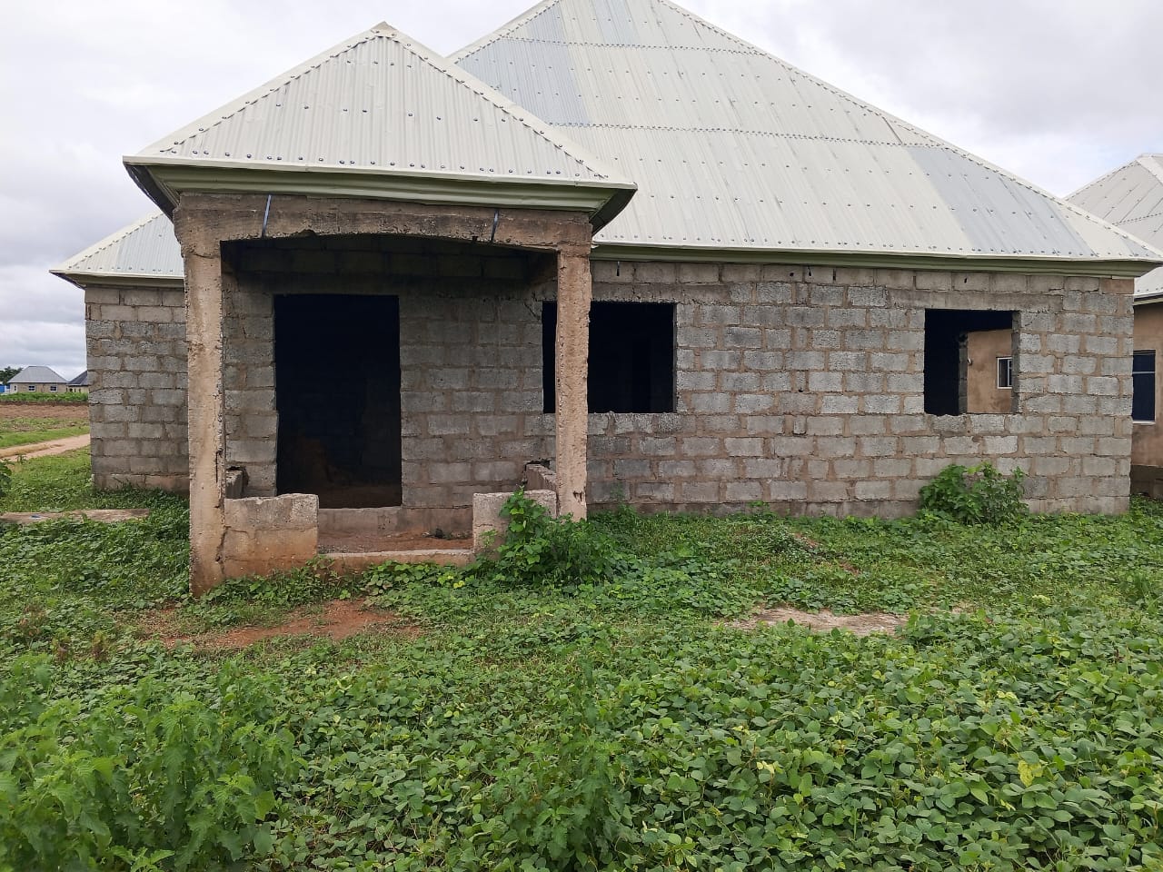 Luxury 2-bedroom bungalow in Lugbe close to the airport